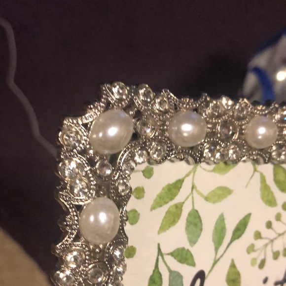 Beautiful Faux Pearl & Rhinestone “Faith” Photo Frame. Holds a 5 x 7 pic! - Picture 10 of 12